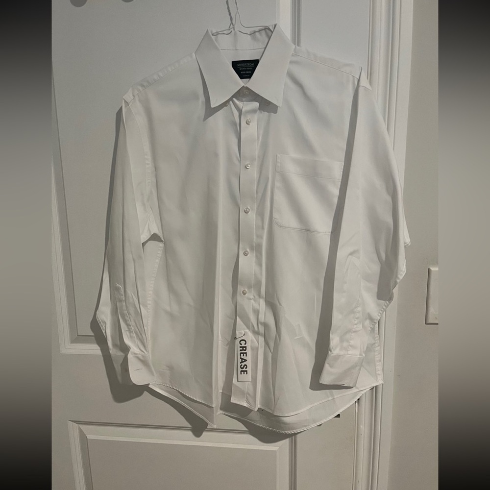 Nordstrom MensShop Non Iron Classic Fit Dress ButtonDownShirt 32-33/16.5